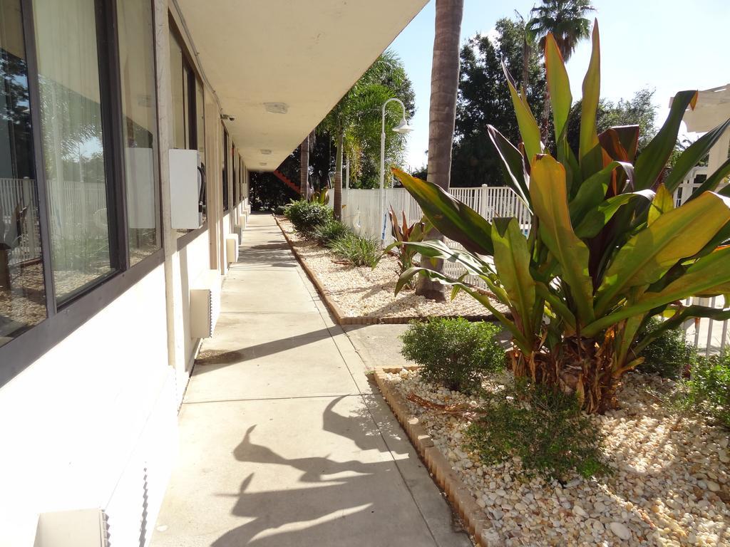 Econo Lodge Palm Harbor - Clearwater מראה חיצוני תמונה