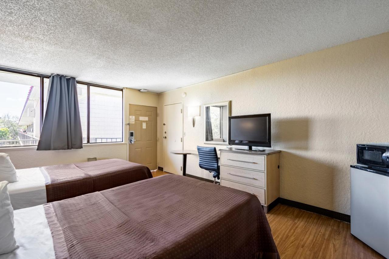 Econo Lodge Palm Harbor - Clearwater מראה חיצוני תמונה