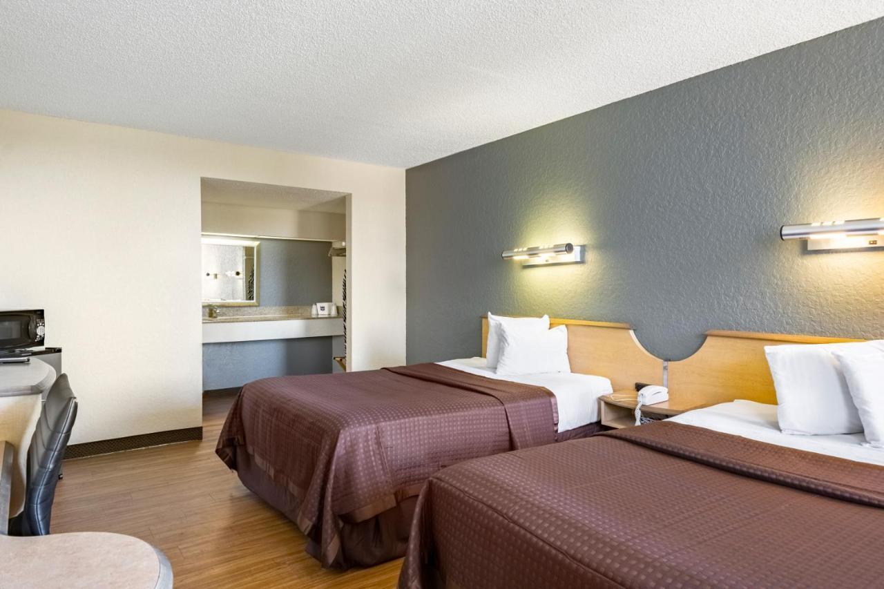 Econo Lodge Palm Harbor - Clearwater מראה חיצוני תמונה