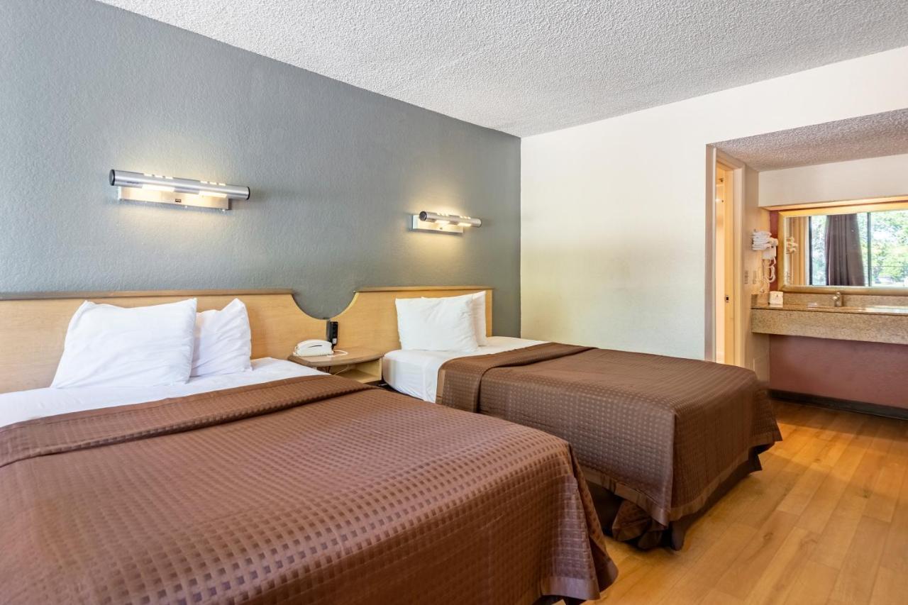 Econo Lodge Palm Harbor - Clearwater מראה חיצוני תמונה