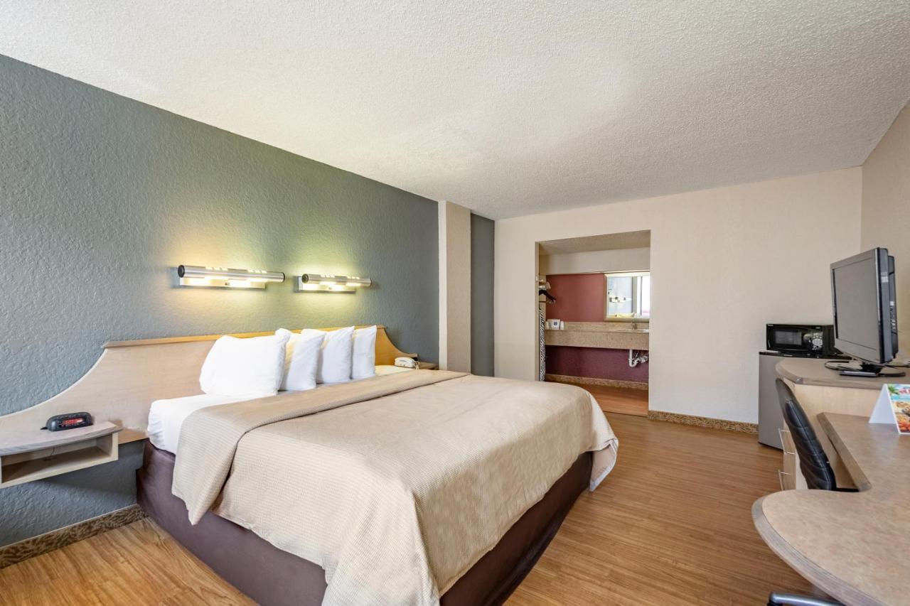 Econo Lodge Palm Harbor - Clearwater מראה חיצוני תמונה