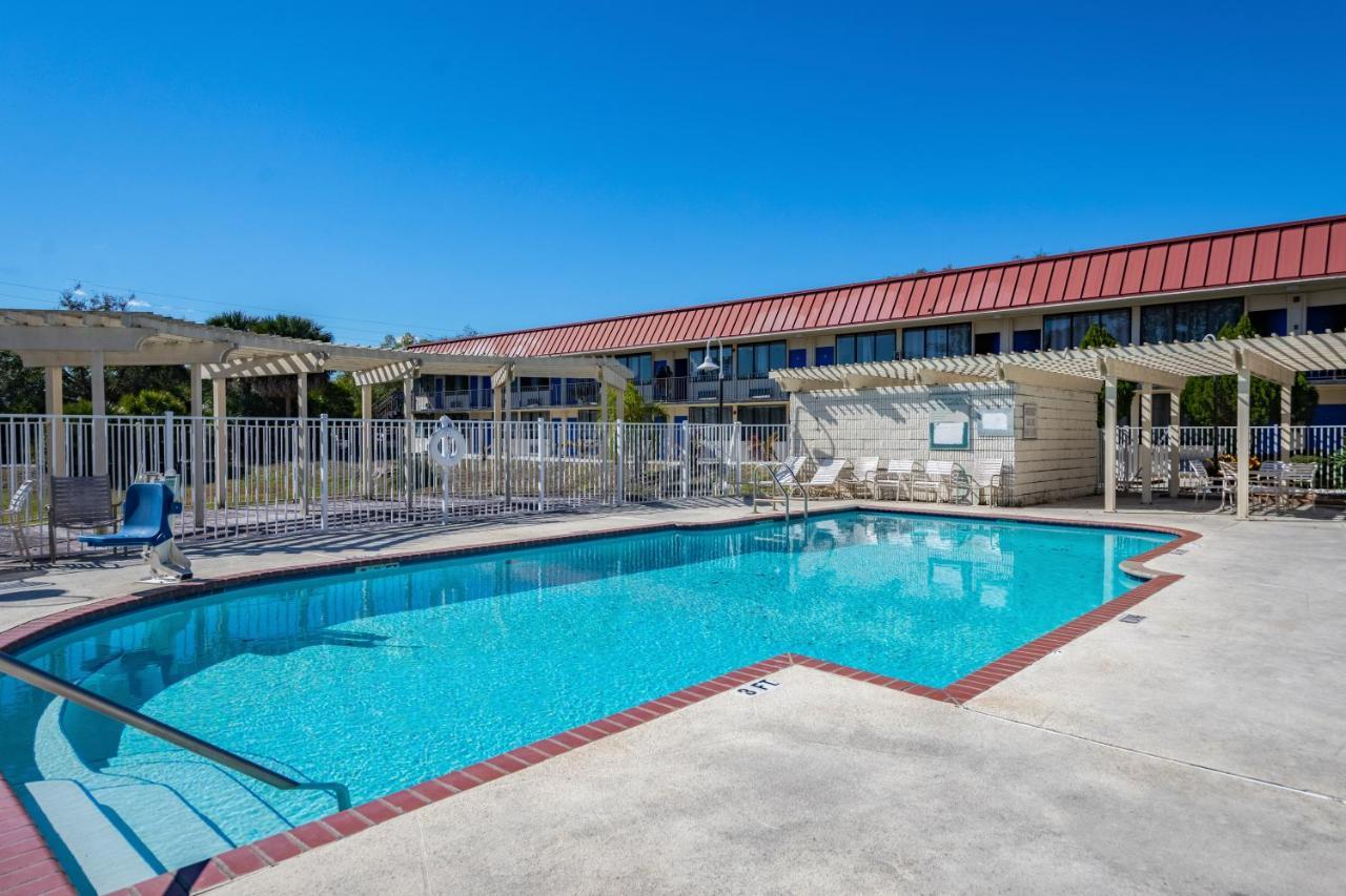 Econo Lodge Palm Harbor - Clearwater מראה חיצוני תמונה