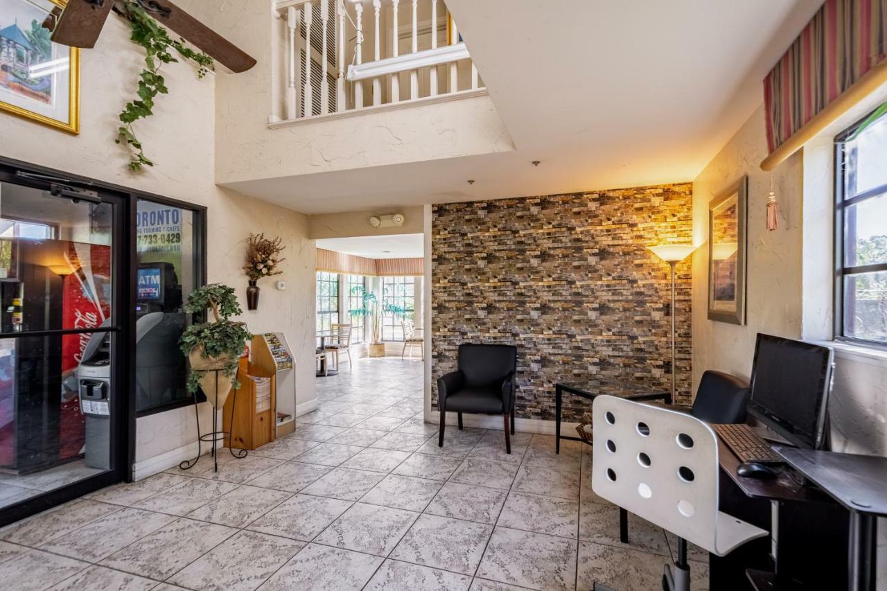 Econo Lodge Palm Harbor - Clearwater מראה חיצוני תמונה